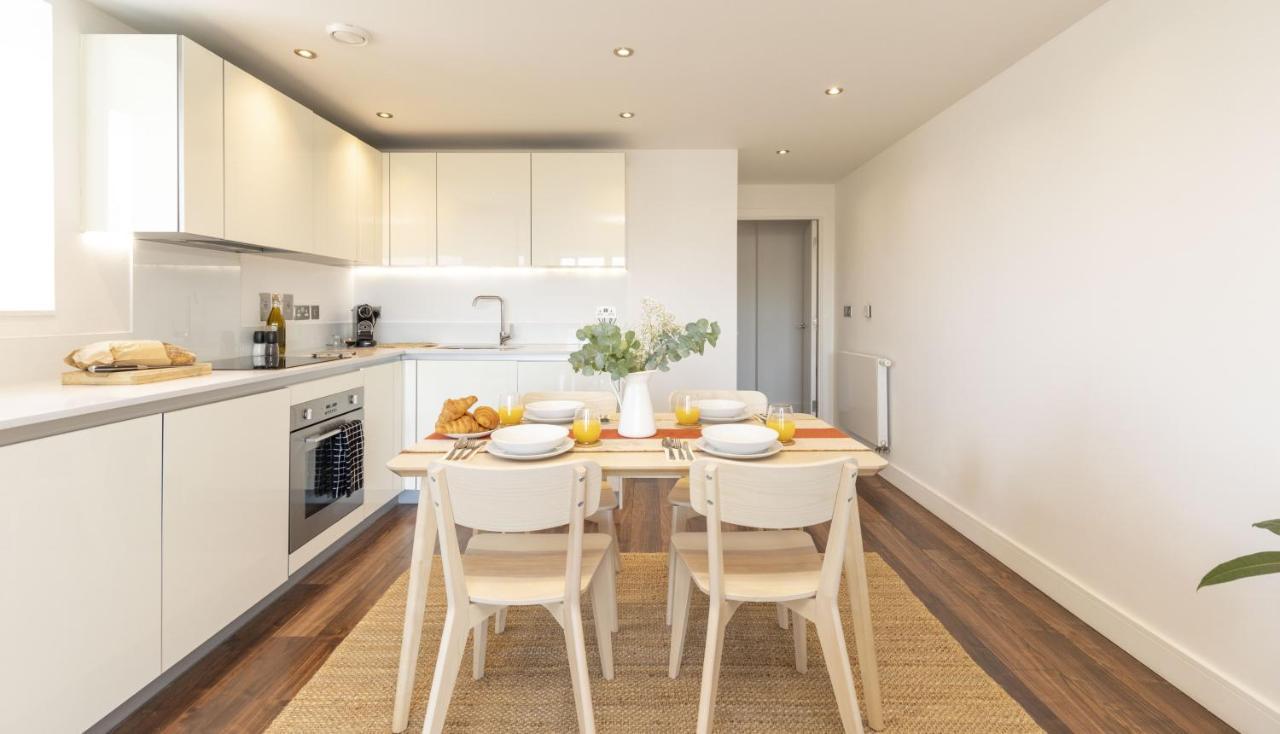 Modern Luxe Apt Just 10 Mins From Tower Bridge! Easy Access To Tube And Bus London Bagian luar foto