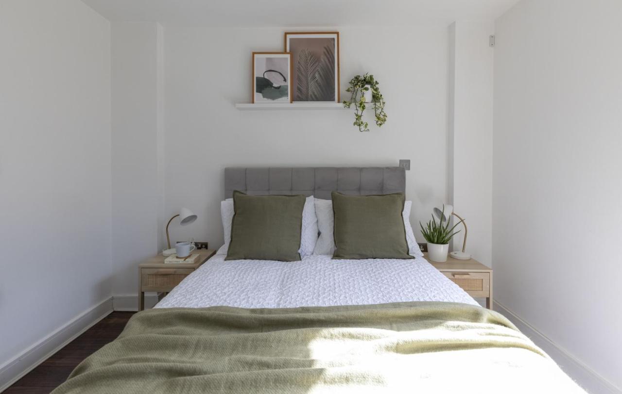 Modern Luxe Apt Just 10 Mins From Tower Bridge! Easy Access To Tube And Bus London Bagian luar foto