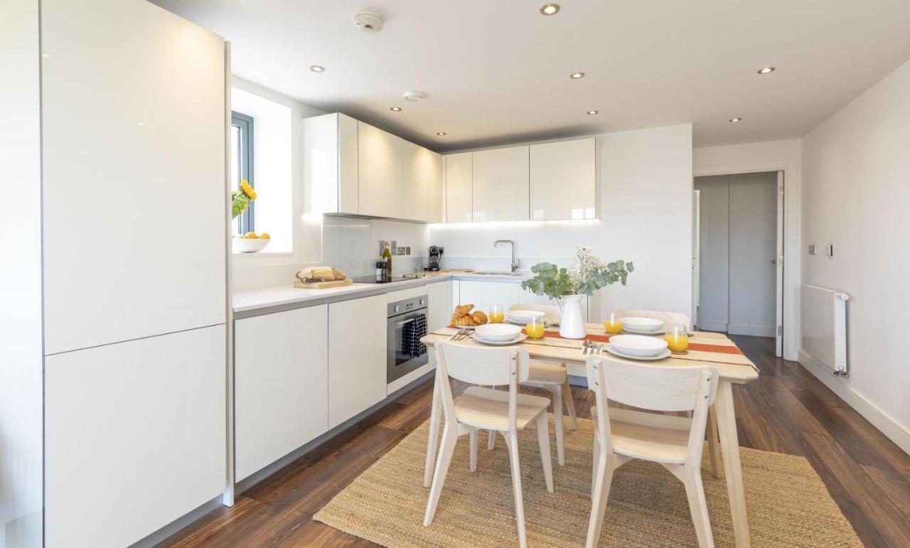 Modern Luxe Apt Just 10 Mins From Tower Bridge! Easy Access To Tube And Bus London Bagian luar foto