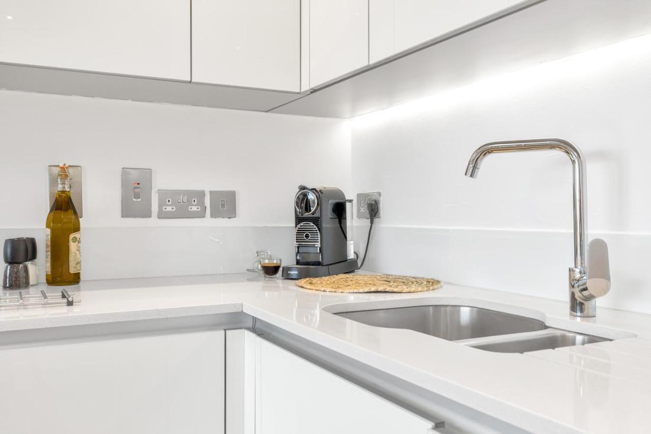 Modern Luxe Apt Just 10 Mins From Tower Bridge! Easy Access To Tube And Bus London Bagian luar foto